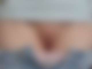NaughtyBlooms's Live Sex Cam Show