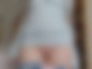 NaughtyBlooms's Live Sex Cam Show