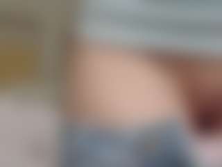 NaughtyBlooms's Live Sex Cam Show