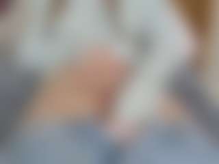 NaughtyBlooms's Live Sex Cam Show