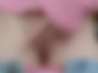 Live cam show with NaughtyBlooms - Shaved Pussy on Fling VIP Chat