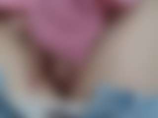 NaughtyBlooms's Live Sex Cam Show
