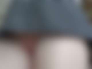 NaughtyBlooms's Live Sex Cam Show