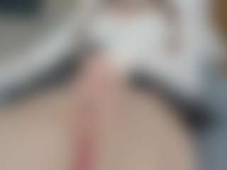 NaughtyBlooms's Live Sex Cam Show