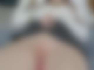 NaughtyBlooms's Live Sex Cam Show