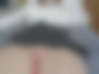 NaughtyBlooms's Live Sex Cam Show