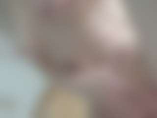 NaughtyBlooms's Live Sex Cam Show