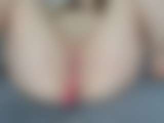 NaughtyBlooms's Live Sex Cam Show