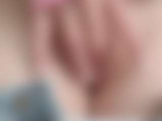 NaughtyBlooms's Live Sex Cam Show