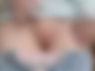 Live cam show with NaughtyBlooms - Blonde Hair Teen (18+) on Camiplay Live
