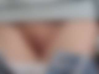 NaughtyBlooms's Live Sex Cam Show