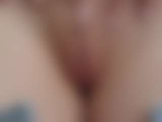 NaughtyBlooms's Live Sex Cam Show