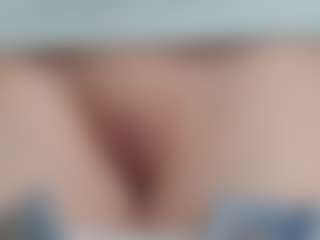 NaughtyBlooms's Live Sex Cam Show
