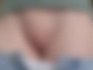 NaughtyBlooms's Live Sex Cam Show