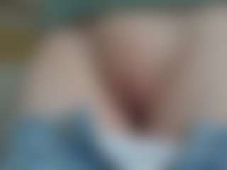 NaughtyBlooms's Live Sex Cam Show