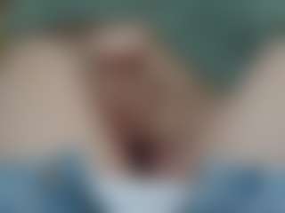 NaughtyBlooms's Live Sex Cam Show