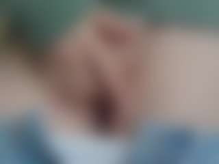NaughtyBlooms's Live Sex Cam Show