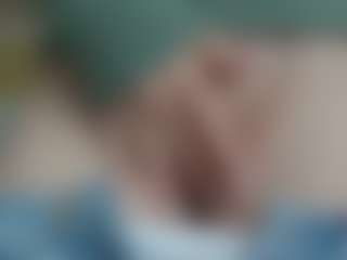 NaughtyBlooms's Live Sex Cam Show