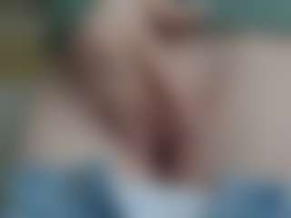 NaughtyBlooms's Live Sex Cam Show