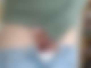 NaughtyBlooms's Live Sex Cam Show