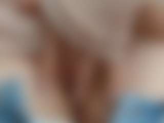 Live cam show with NaughtyBlooms - Normal on chickslive.net