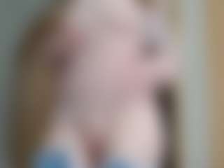 Live cam show with NaughtyBlooms - Brown Eyes on xfollow cams