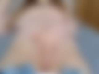 Live cam show with NaughtyBlooms - Small Tits on PervPlay.com