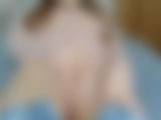 Live cam show with NaughtyBlooms - Striptease on Pornisteam.com