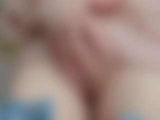 Live cam show with NaughtyBlooms - Striptease Teen (18+) on Soda Cam