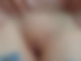 NaughtyBlooms's Live Sex Cam Show