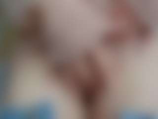 NaughtyBlooms's Live Sex Cam Show