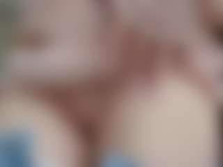 NaughtyBlooms's Live Sex Cam Show