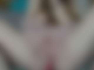 NaughtyBlooms's Live Sex Cam Show