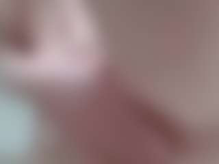 NaughtyBlooms's Live Sex Cam Show
