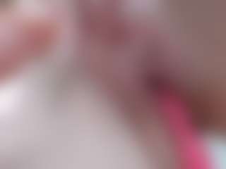 NaughtyBlooms's Live Sex Cam Show