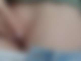 NaughtyBlooms's Live Sex Cam Show