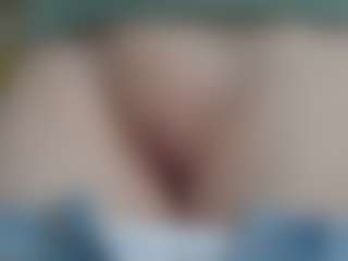 NaughtyBlooms's Live Sex Cam Show