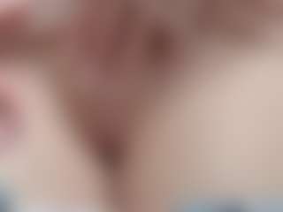 NaughtyBlooms's Live Sex Cam Show