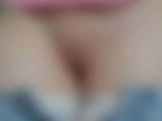 NaughtyBlooms's Live Sex Cam Show