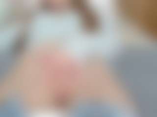 NaughtyBlooms's Live Sex Cam Show