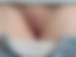 NaughtyBlooms's Live Sex Cam Show