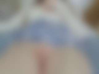 NaughtyBlooms's Live Sex Cam Show