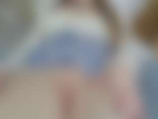 NaughtyBlooms's Live Sex Cam Show