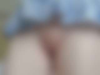 NaughtyBlooms's Live Sex Cam Show