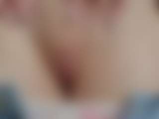 NaughtyBlooms's Live Sex Cam Show