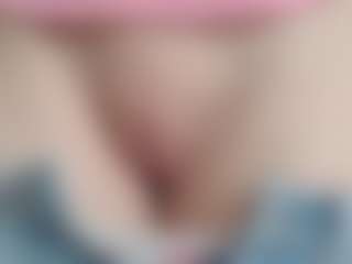 NaughtyBlooms's Live Sex Cam Show
