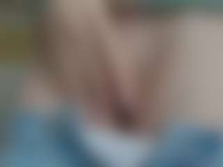 Live cam show with NaughtyBlooms - Public Lovense on Cam Slut