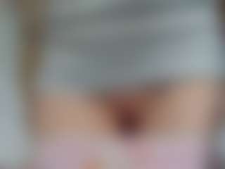 NaughtyBlooms's Live Sex Cam Show