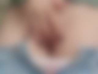 NaughtyBlooms's Live Sex Cam Show