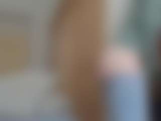NaughtyBlooms's Live Sex Cam Show